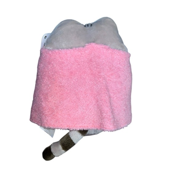 Pusheen Cat Mini Movie Night Plush Popcorn Blanket - Picture 6 of 8